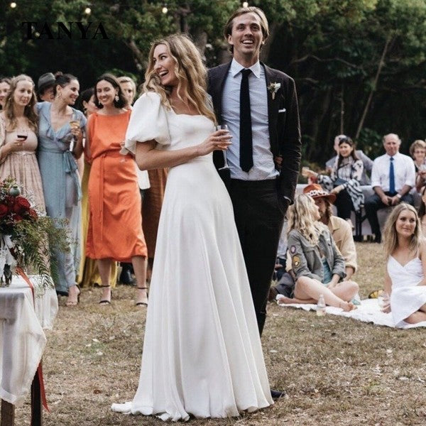 A Line Wedding Dress Long Square Neck Lantern Sleeves V Back Pearls Soft Satin Bridal Dresses fg3300 A Line Wedding Dress Long Square Neck Lantern Sleeves V Back Pearls Soft Satin Bridal Dresses fg3300
