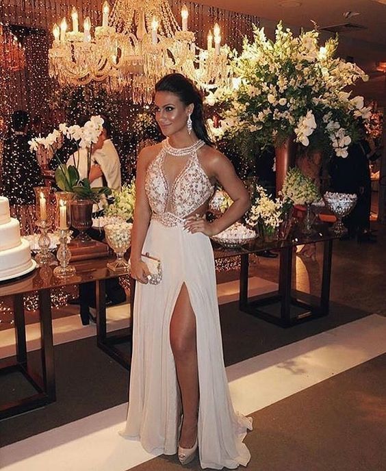 Robe de bal longue en mousseline de soie avec perles fg506