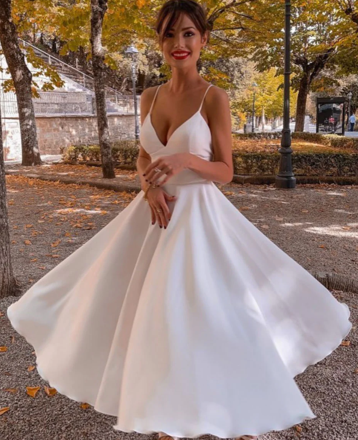 Schlichtes weißes Ballkleid mit V-Ausschnitt, knielang, formelles Hochzeitspartykleid fg967