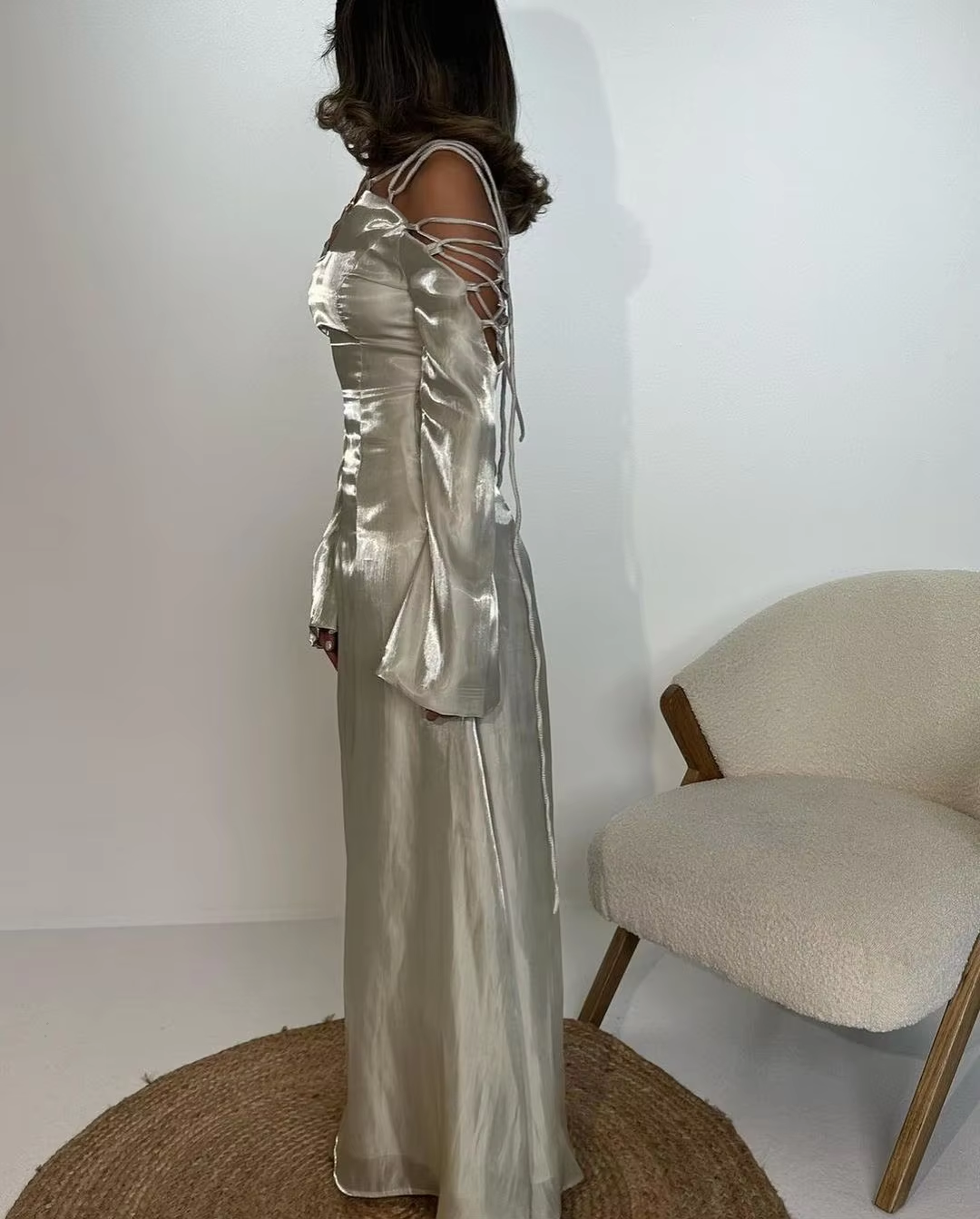 Robe de bal gris argenté, élégante robe de soirée moderne à lacets, manches évasées et col en V, fg6554