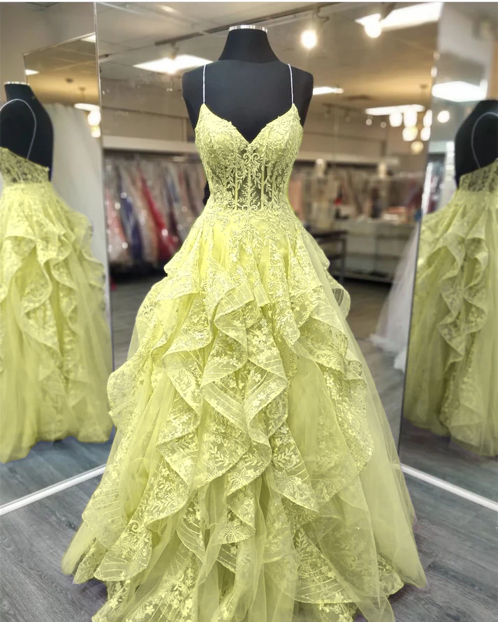 Robe de bal lilas à bretelles spaghetti et corsage transparent fg3184