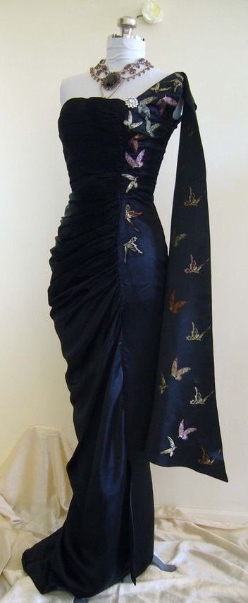 Robe de soirée longue élégante à une épaule et plissée fg8312