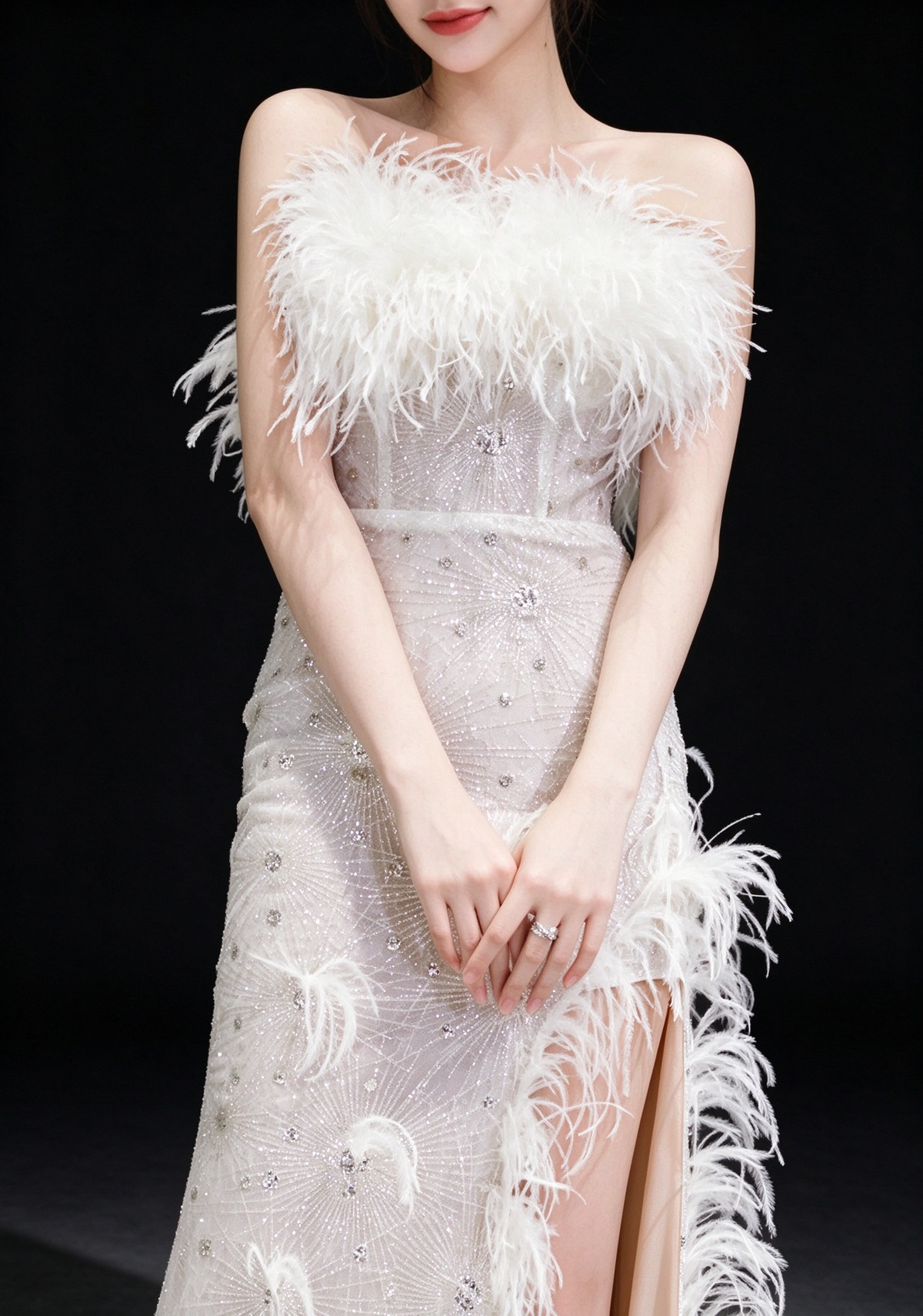 White Strapless Feather Beaded Mermaid Evening Dress fg9112