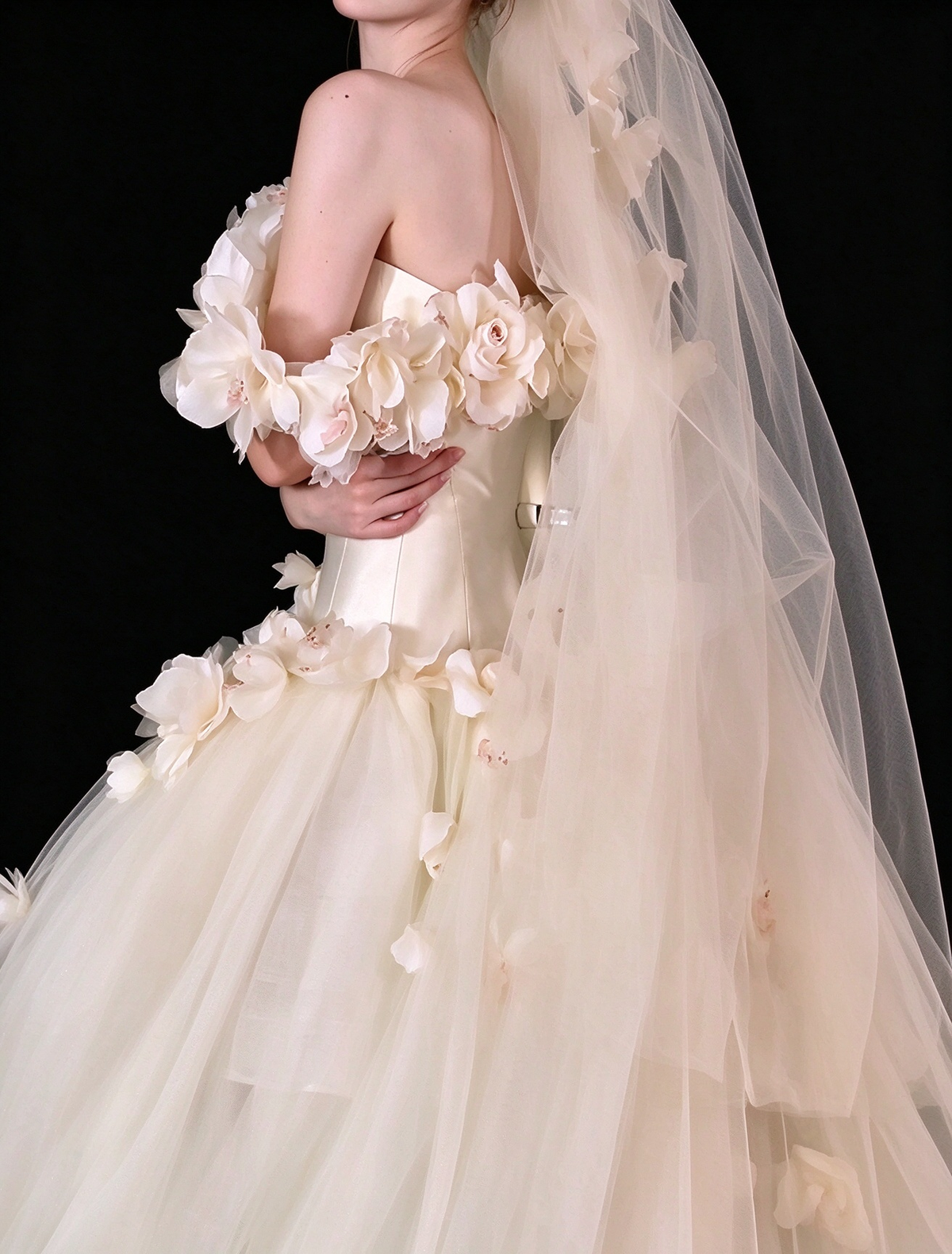 Ivory Off-the-Shoulder 3D Floral Tulle Wedding Ball Gown fg9051