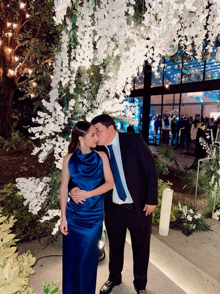 Robe de soirée moulante bleue à col licou fg6624