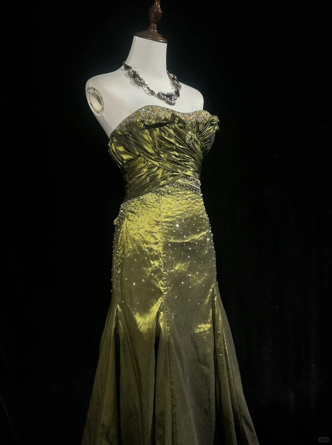 Robe de bal vintage longue bustier verte coupe trapèze fg8037