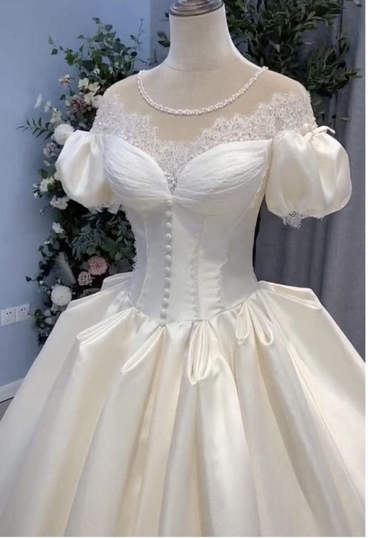 Luxury Wedding Dresses, Short Sleeves Satin Lace A-line Bridal Gowns   fg7672
