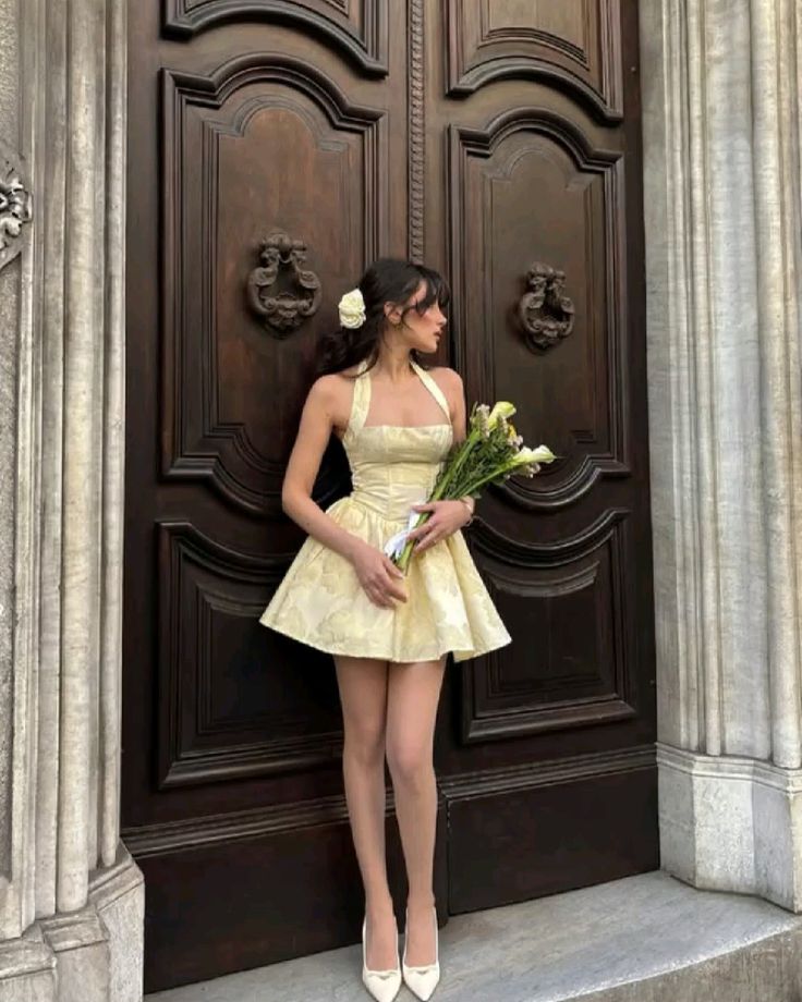 Robe de soirée courte jaune à col licou, coupe trapèze, tenue de soirée courte, fg7802