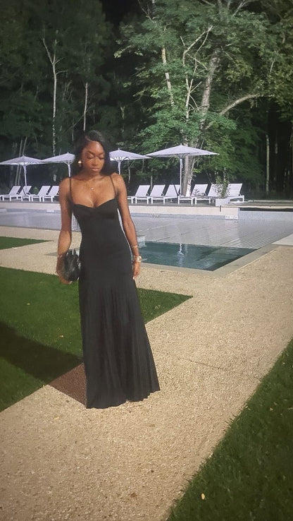 Robe de soirée longue noire à bretelles spaghetti fg7725