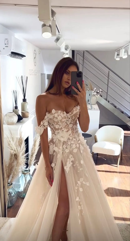 vintage lace wedding dress off the shoulder A-line Off-the-shoulder Rustic Vintage Lace Wedding Dresses Sweep Trai SELINADRESS