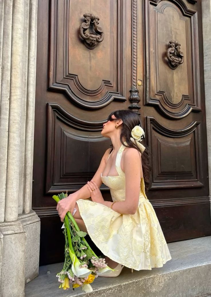 Robe de soirée courte jaune à col licou, coupe trapèze, tenue de soirée courte, fg7802