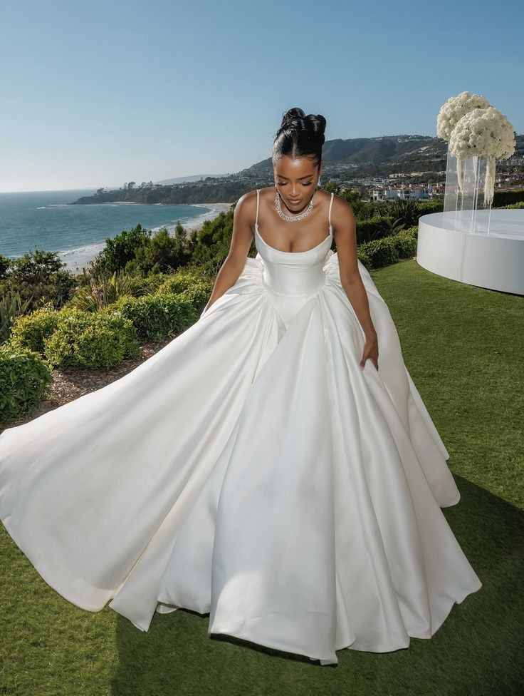 Spaghetti Straps White Wedding Dress Simple Bride Gown fg8371