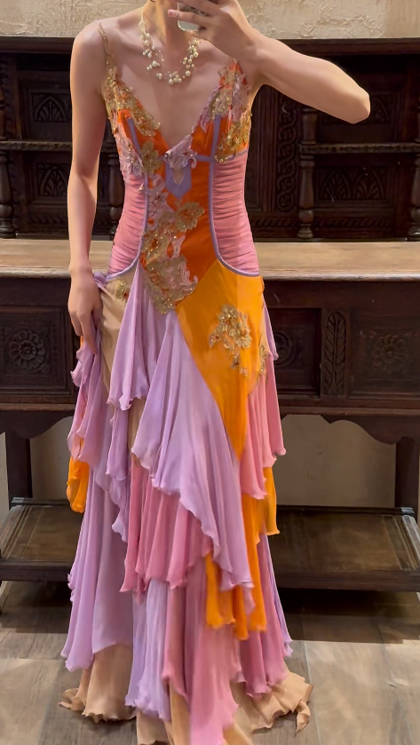Retro Spaghetti Straps V Neck Chiffon Layered Appliques Long Party Dress Evening Dress fg8749
