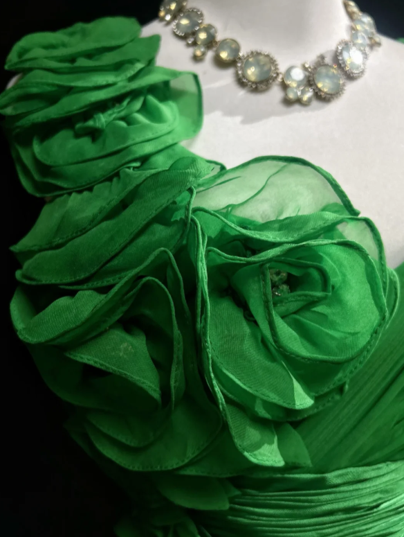 Green One-Shoulder 3D Floral Chiffon Formal Evening Gown fg9050