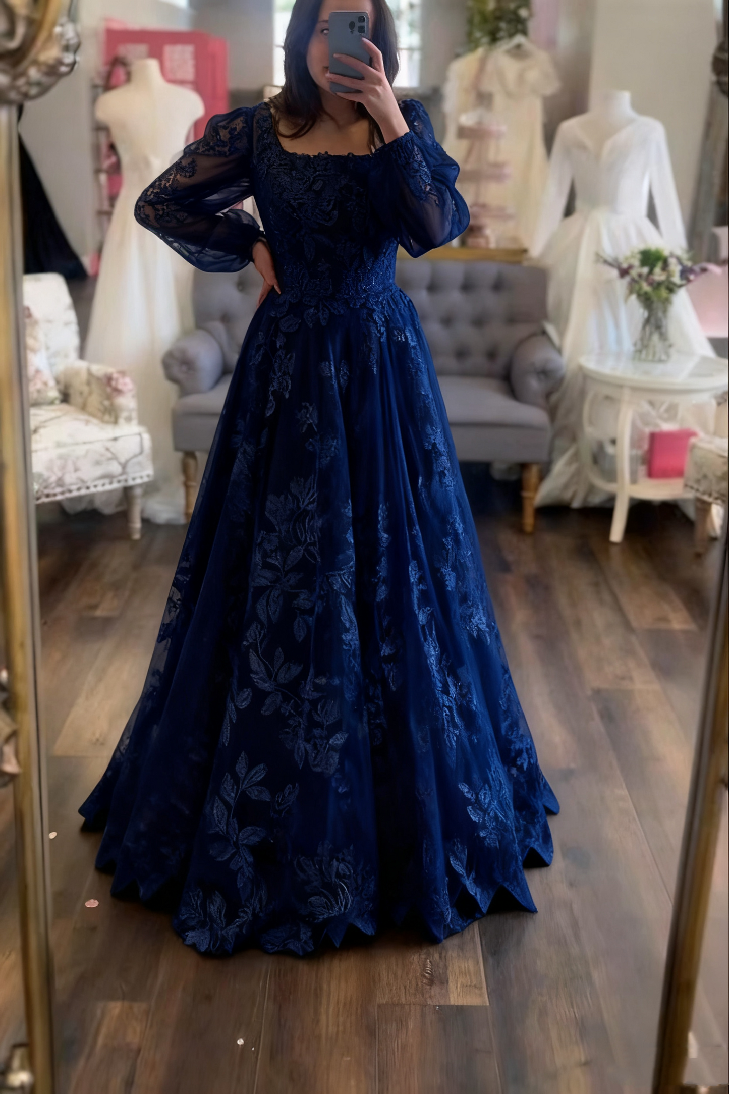 Modest Wedding Dress Long Sleeve Lace Applique Classic A-Line Wedding Dress    fg5220