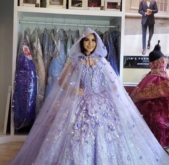 Lavender Princess Quinceanera Dress Ball Gown Lace Appliques Corset Sweet 15  Prom Dresses      fg2811